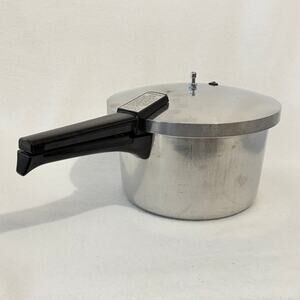 Presto Pressure Cooker 6 Quart Canner with Booklet Trivet Jiggler Gasket
